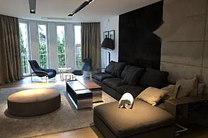 Дом находится в Любляне, район Мосте.