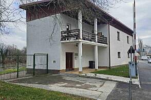 Вевчский дом