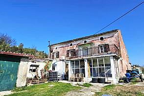 Дом, Изол, Ножед